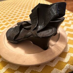 Women black wedge sandals size 7